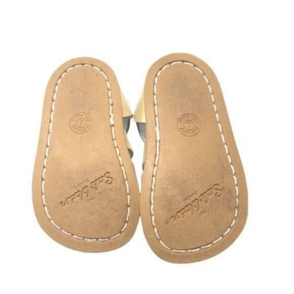 Salt Water Sandals Gold Girls Size 4 Matte Gold Leather Excellent very gently us - Picture 2 of 15